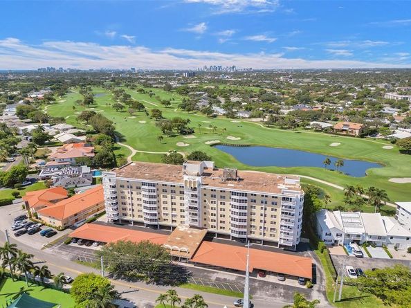 2500 NE 48 Lane 403, Fort Lauderdale FL 33308