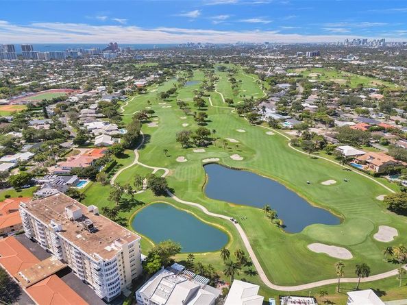 2500 NE 48 Lane 403, Fort Lauderdale FL 33308