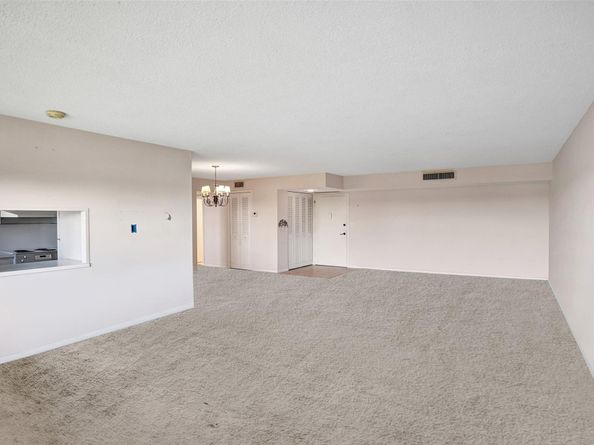 2500 NE 48 Lane 403, Fort Lauderdale FL 33308