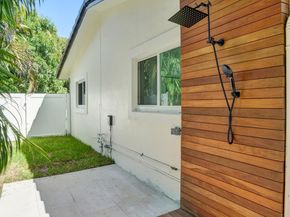 3821 NE 29th Avenue, Lighthouse Point FL 33064