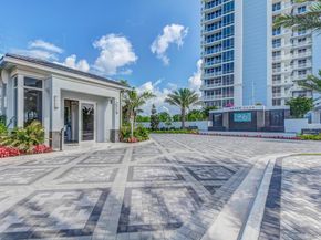 2 Water Club Way 301, North Palm Beach FL 33408