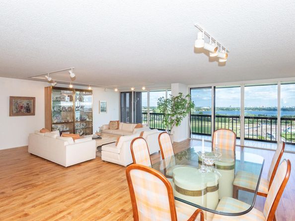 2480 Presidential Way 1504, West Palm Beach FL 33401