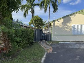 7165 SW 11th Ct, North Lauderdale FL 33068