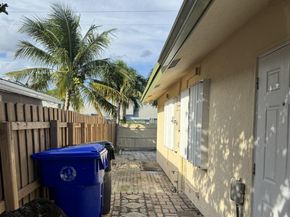 7165 SW 11th Ct, North Lauderdale FL 33068