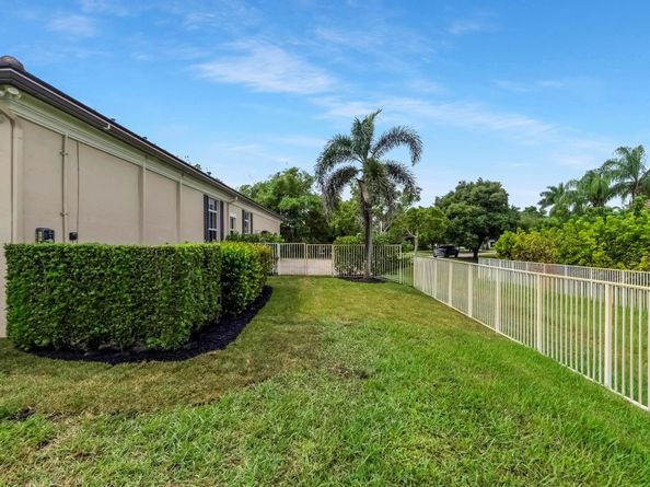 1520 SW 125th Ave, Davie FL 33325