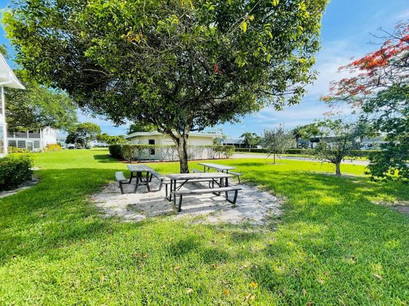 386 Tilford R, Deerfield Beach FL 33442