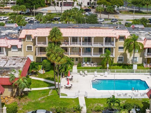 495 SE 8TH St 242, Deerfield Beach FL 33441