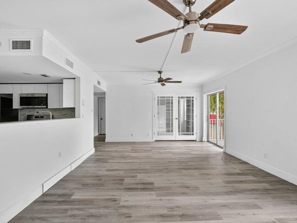 495 SE 8TH St 242, Deerfield Beach FL 33441