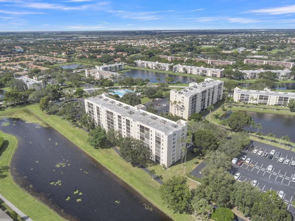 7290 Kinghurst Drive 406, Delray Beach FL 33446