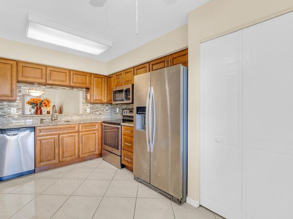 7290 Kinghurst Drive 406, Delray Beach FL 33446