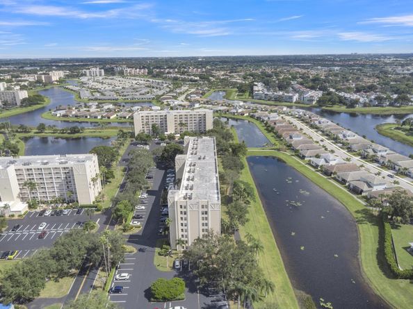 7290 Kinghurst Drive 406, Delray Beach FL 33446