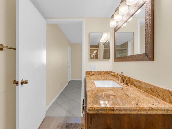 7290 Kinghurst Drive 406, Delray Beach FL 33446