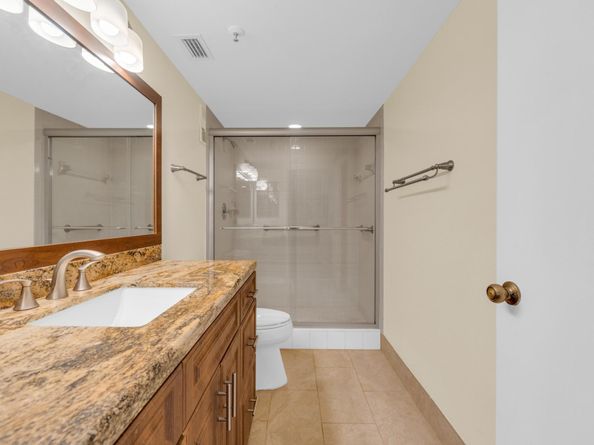 7290 Kinghurst Drive 406, Delray Beach FL 33446