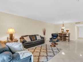 7290 Kinghurst Drive 406, Delray Beach FL 33446