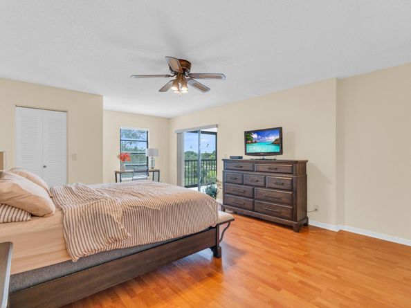 7290 Kinghurst Drive 406, Delray Beach FL 33446