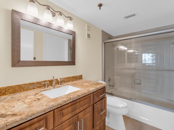 7290 Kinghurst Drive 406, Delray Beach FL 33446