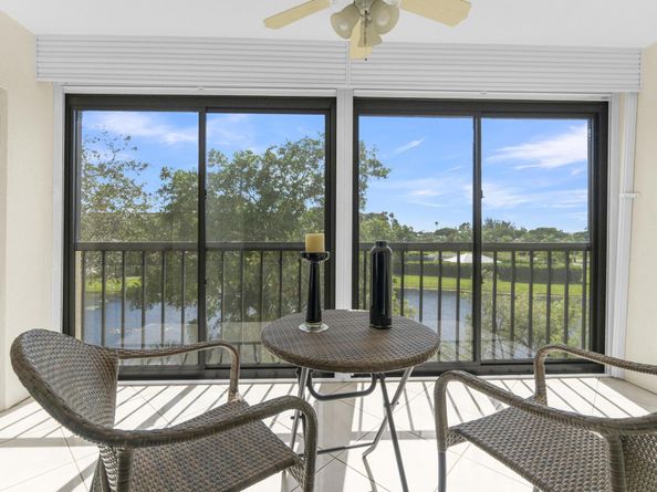 7290 Kinghurst Drive 406, Delray Beach FL 33446