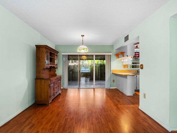 12371 SW 52nd St, Cooper City FL 33330