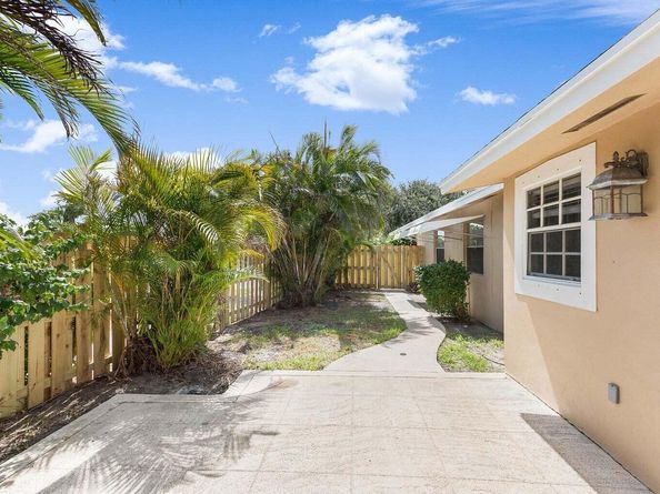 272 NE 13th Street, Delray Beach FL 33483