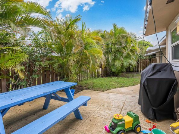 272 NE 13th Street, Delray Beach FL 33483