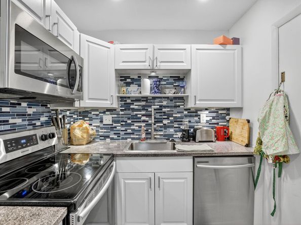 3040 NE 16th Ave 411, Oakland Park FL 33334