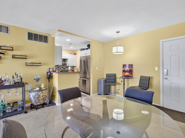 3040 NE 16th Ave 411, Oakland Park FL 33334