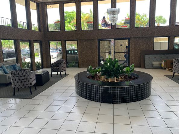 9355 SW 8th St 321, Boca Raton FL 33428