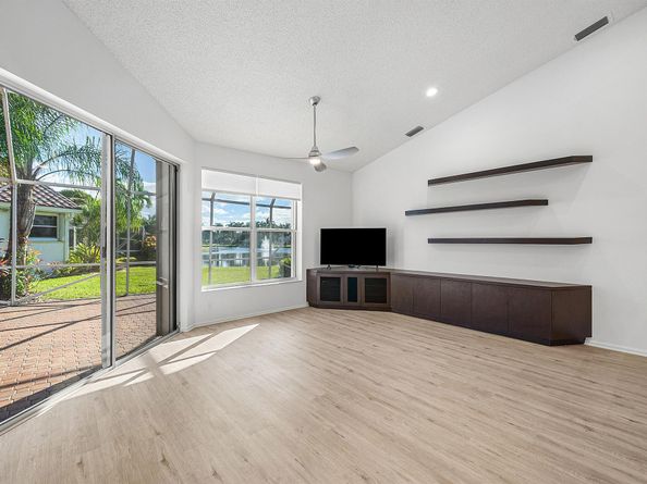 8706 Rothbury Lane, Boynton Beach FL 33472