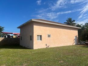 1309 W Frangipani Circle, Lantana FL 33462