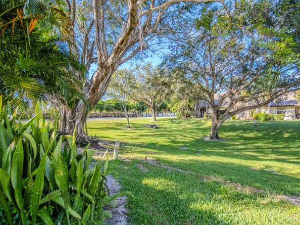 427 Cottonwood Place, Boca Raton FL 33431