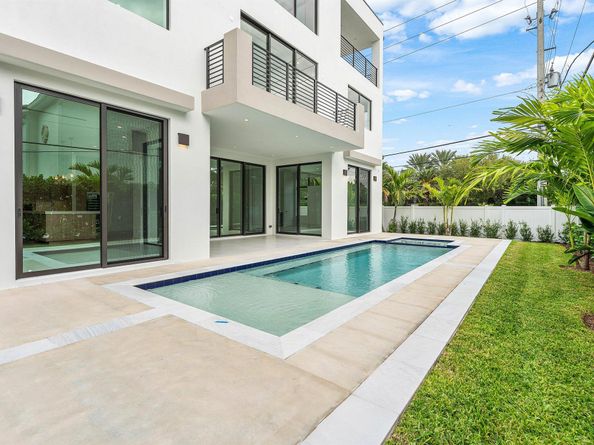 498 NE 6th Street, Boca Raton FL 33432