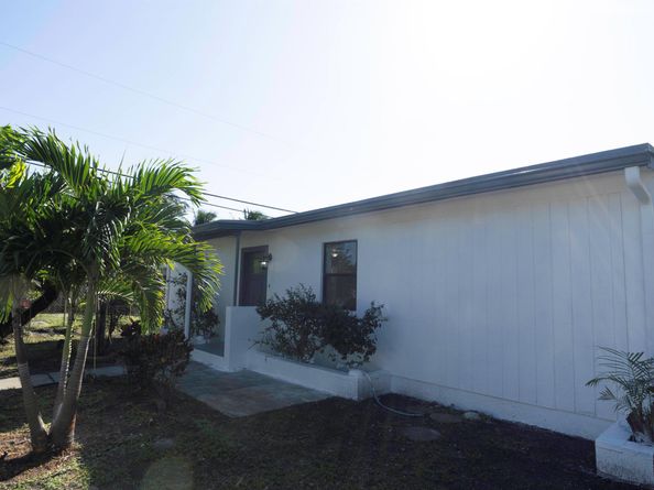 924 NW 11th Court, Fort Lauderdale FL 33311