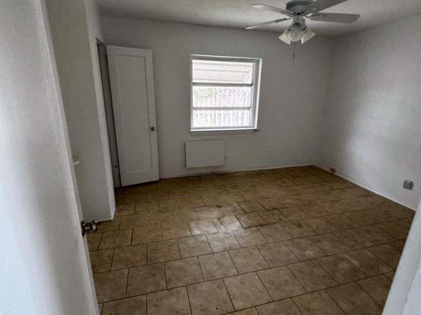 405-407 SE 23rd St, Fort Lauderdale FL 33316