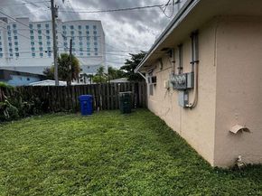 405-407 SE 23rd St, Fort Lauderdale FL 33316