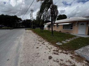 405-407 SE 23rd St, Fort Lauderdale FL 33316