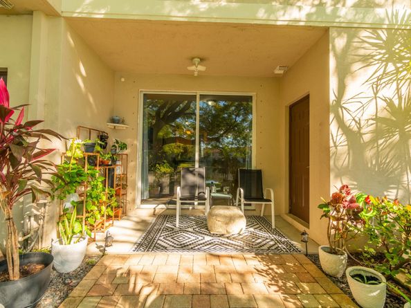 4203 Napoli Lake Drive, Riviera Beach FL 33410