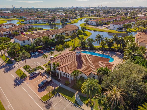 4203 Napoli Lake Drive, Riviera Beach FL 33410