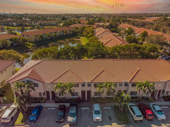 4203 Napoli Lake Drive, Riviera Beach FL 33410