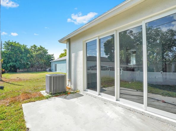 7874 Griswold St, Lantana FL 33462