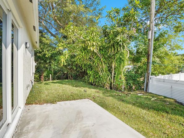 7874 Griswold St, Lantana FL 33462