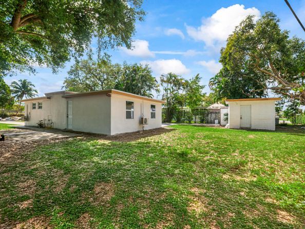 5221 SW 28th Avenue, Dania Beach FL 33312