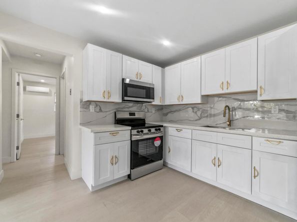 5221 SW 28th Avenue, Dania Beach FL 33312