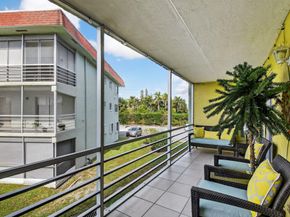 3200 Springdale Boulevard 217, Palm Springs FL 33461