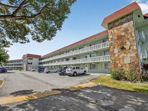 3200 Springdale Boulevard 217, Palm Springs FL 33461