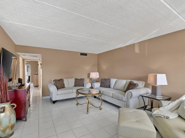 3200 Springdale Boulevard 217, Palm Springs FL 33461