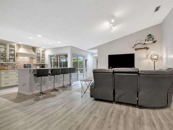 4904 Lake Catherine Drive, Palm Beach Gardens FL 33403