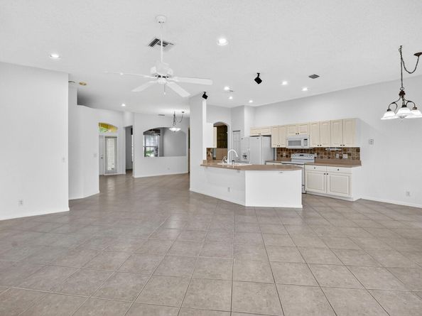 7975 Rockford Road, Boynton Beach FL 33472
