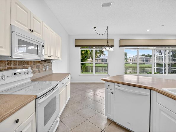 7975 Rockford Road, Boynton Beach FL 33472