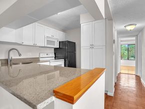 708 Sunny Pine Way B3, Greenacres FL 33415