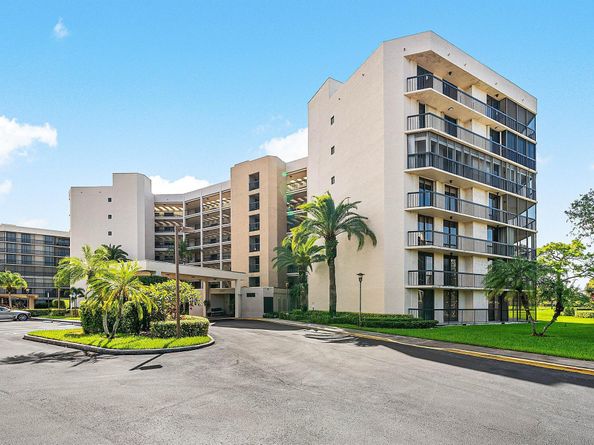 5279 Fountains Drive S 405, Lake Worth FL 33467